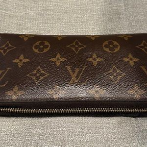 🌟 Louis Vuitton Monogram Brown Zippy Wallet - Timeless Elegance! 🌟
